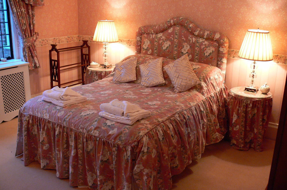 Pbc - Perriford House Hotel Кидерминстър Екстериор снимка