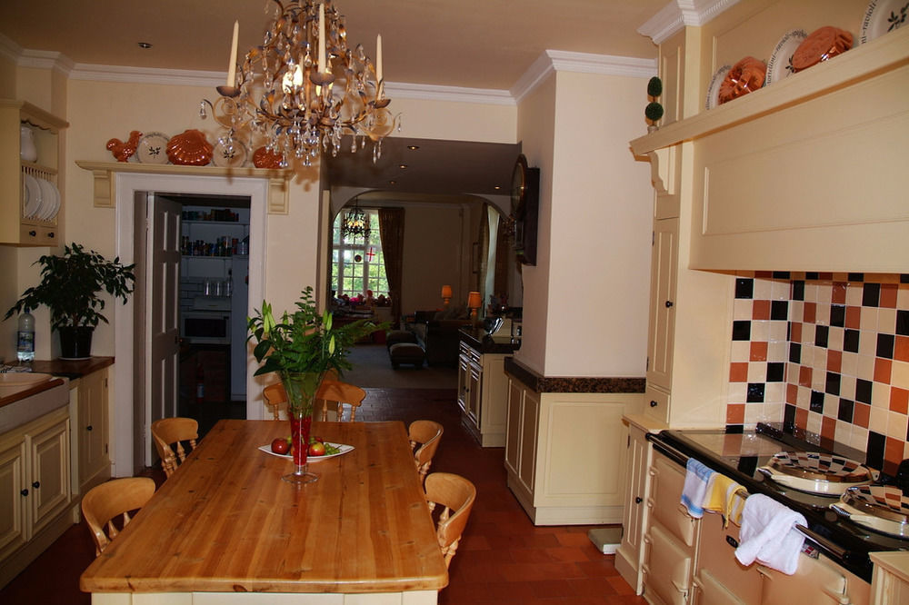 Pbc - Perriford House Hotel Кидерминстър Екстериор снимка